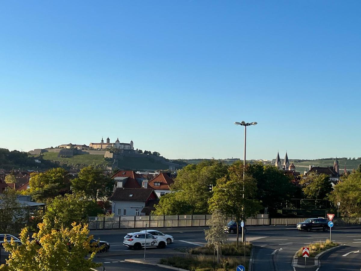 Schoenes Apartment Mit Festungsblick - Free Parking - เวิร์ซบวร์ก ภายนอก รูปภาพ
